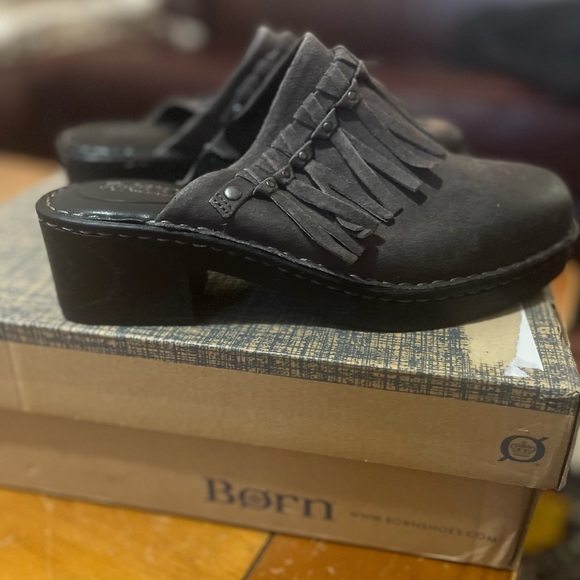 Born Women’s Dark Grey Gray Harmony Heeled Clog Slip on 7M - Picture 4 of 5